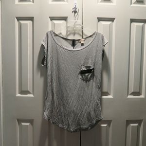 Forever 21 gray zipper pocket top